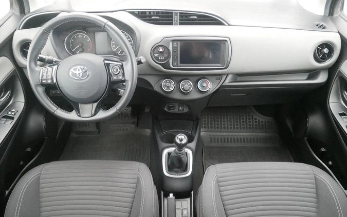 Toyota Yaris cena 56899 przebieg: 85488, rok produkcji 2020 z Sochaczew małe 191
